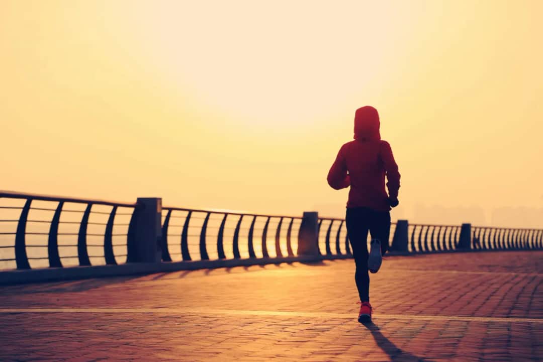 Kiedy biegać, aby osiągnąć najlepsze wyniki i uniknąć kontuzji