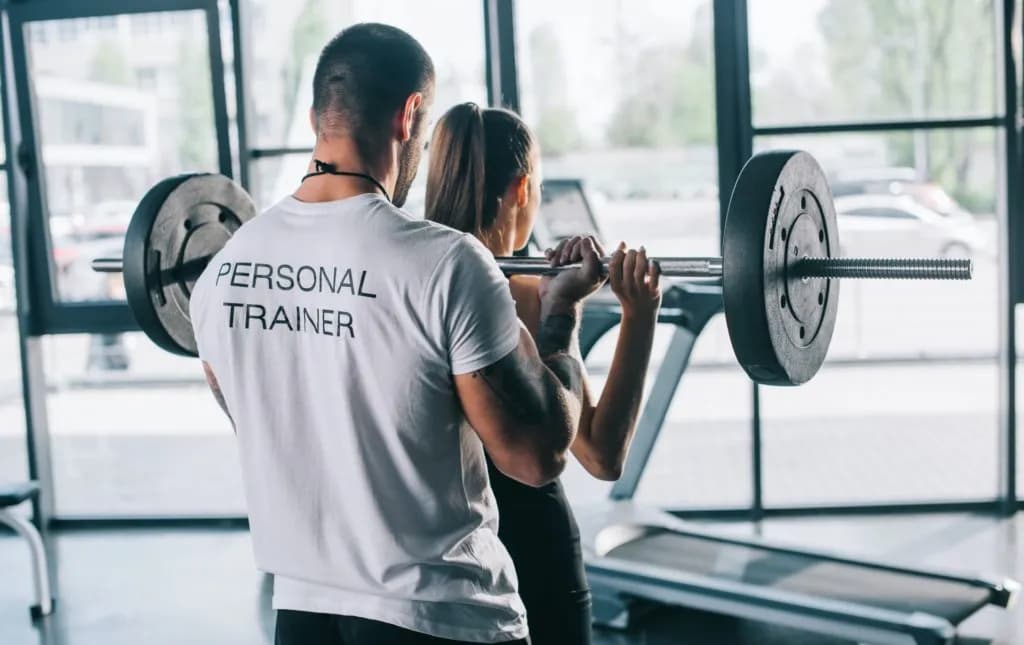 Ile kosztuje trening z trenerem personalnym? Sprawdź ceny i porady