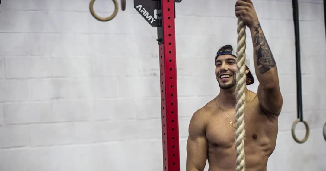 Cross trening co to? Poznaj korzyści i różnice z CrossFitem