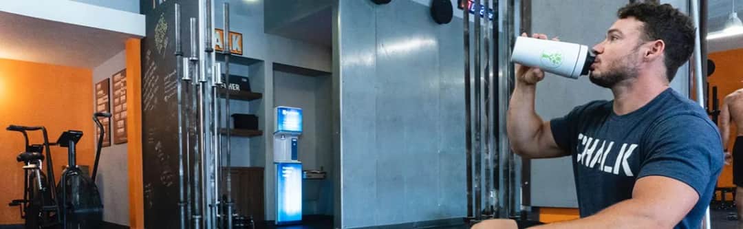 Co pić podczas treningu, aby uniknąć odwodnienia i poprawić wyniki