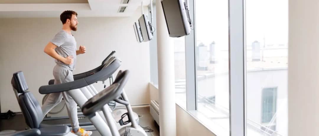 Jak robić interwały na bieżni, aby szybko poprawić kondycję?