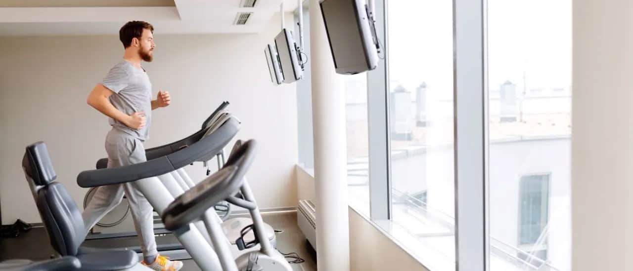 Jak robić interwały na bieżni, aby szybko poprawić kondycję?