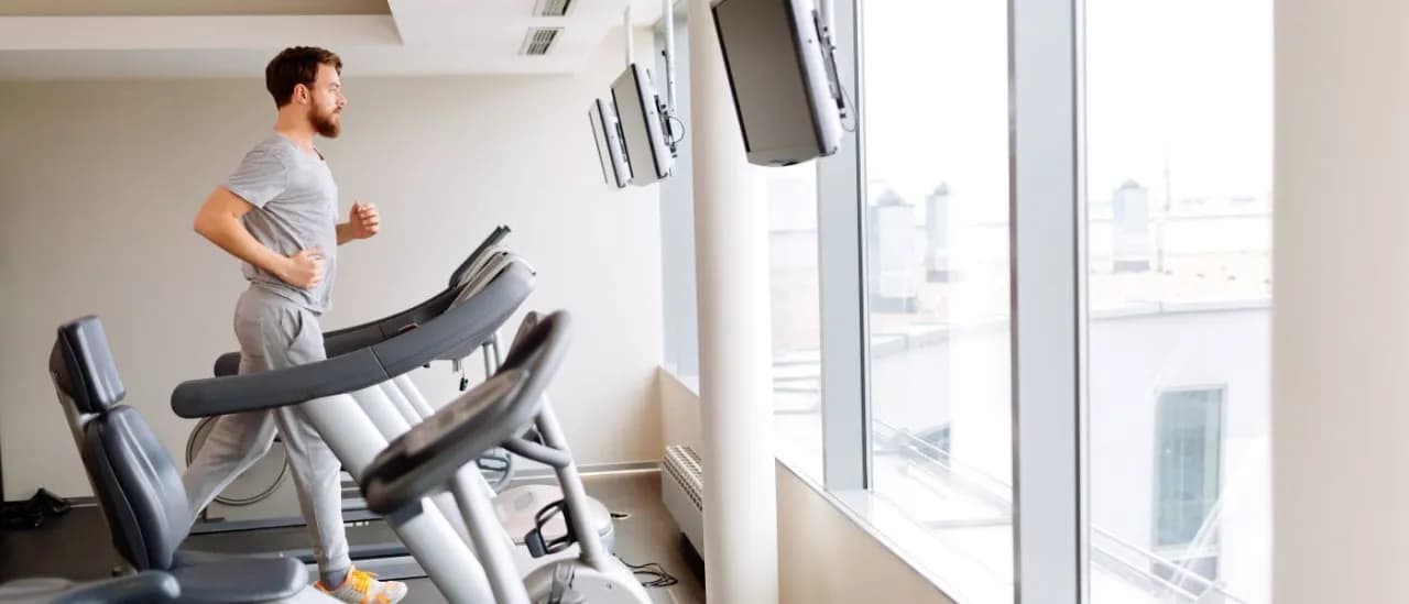 Jak robić interwały na bieżni, aby szybko poprawić kondycję?