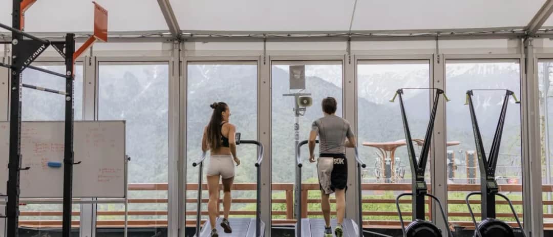 Jak ćwiczyć na bieżni, by uniknąć błędów i poprawić kondycję